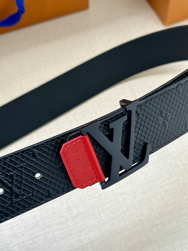 激安ルイヴィトンベルト背面デザイン